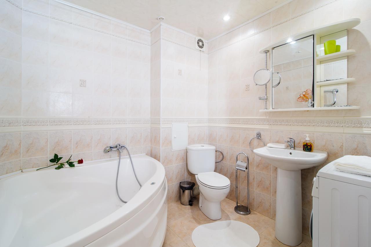 Хостел Rooms for rent in the Mayakov Минск Экстерьер фото