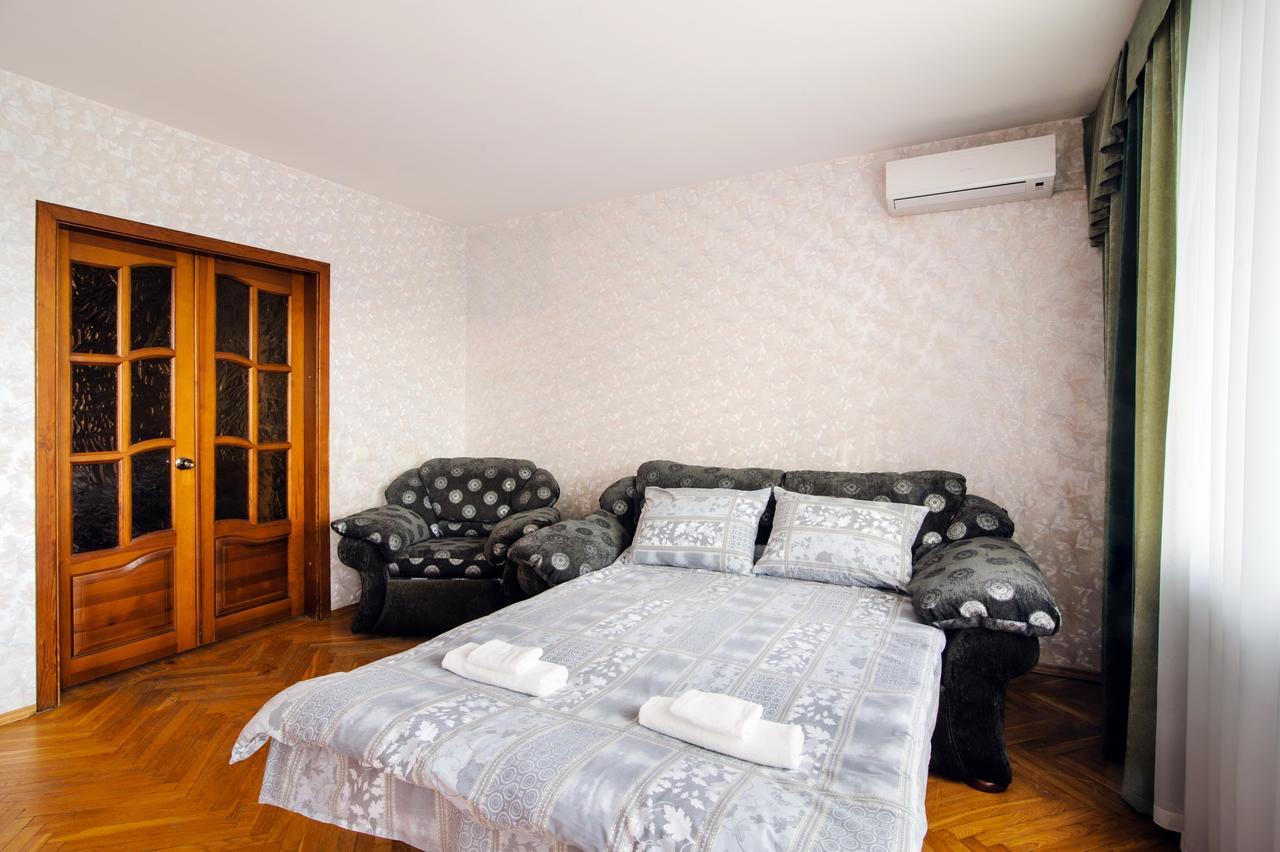 Хостел Rooms for rent in the Mayakov Минск Экстерьер фото